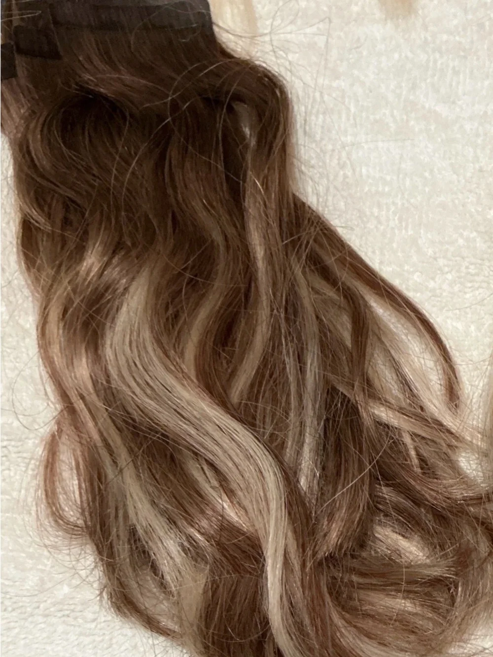 12 Never-Used 9½” Remy Tape-In Wefts Brown Blonde Balayage